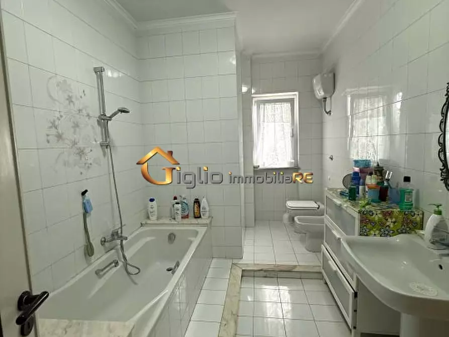 Immagine 7 di Appartamento in vendita  a Casoria