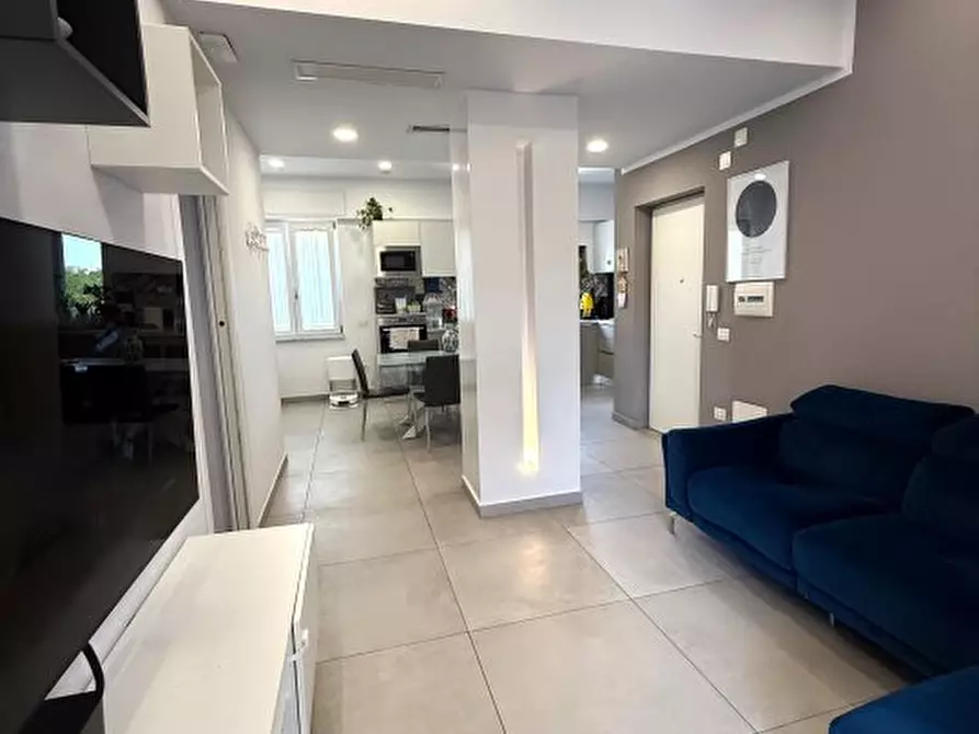 Immagine 5 di Appartamento in vendita  a Napoli