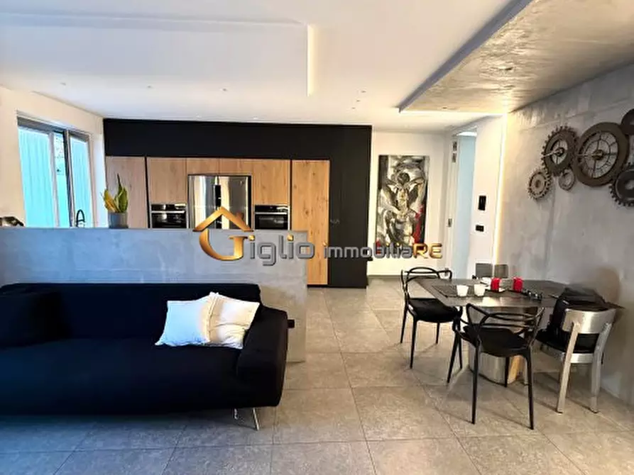 Immagine 4 di Appartamento in vendita  a Casoria