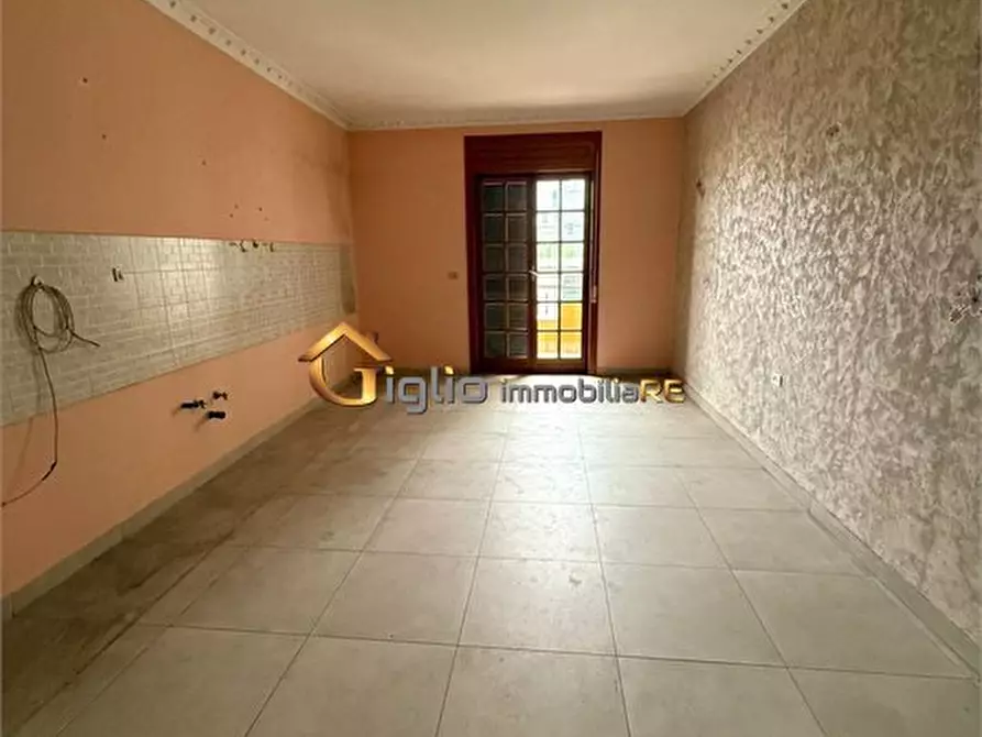 Immagine 2 di Appartamento in vendita  a Casoria