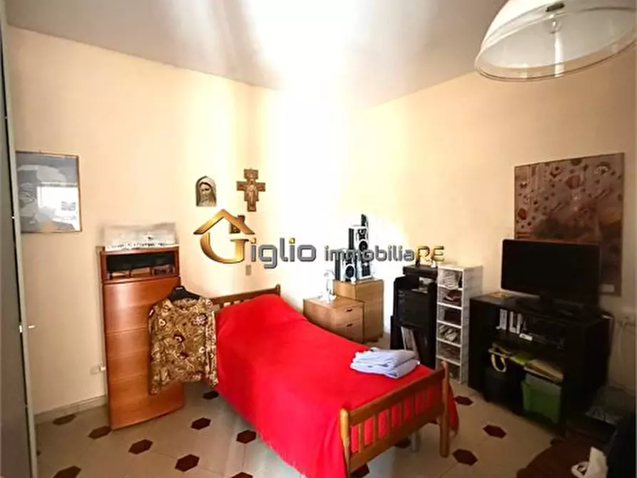 Immagine 10 di Appartamento in vendita  a Orta Di Atella