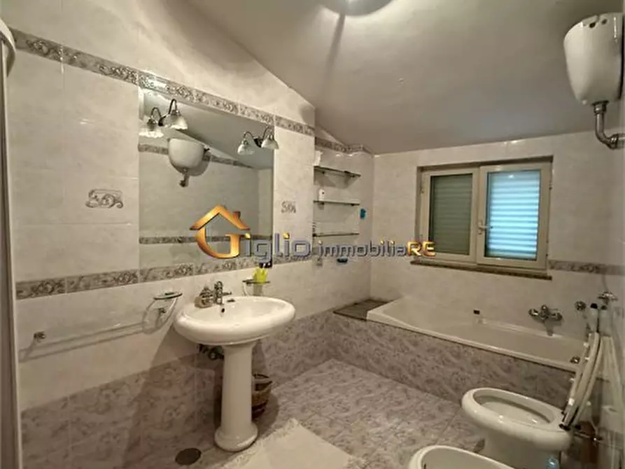 Immagine 7 di Appartamento in vendita  a Casoria