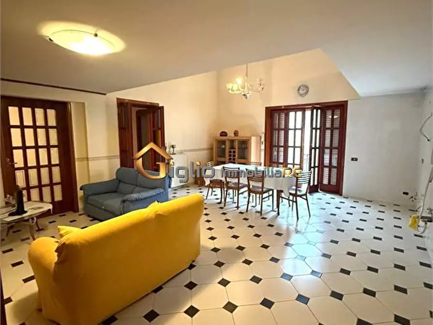 Immagine 1 di Appartamento in vendita  a Casoria