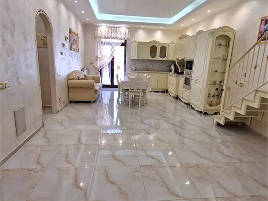 Immagine 8 di Appartamento in vendita  a Torre Annunziata