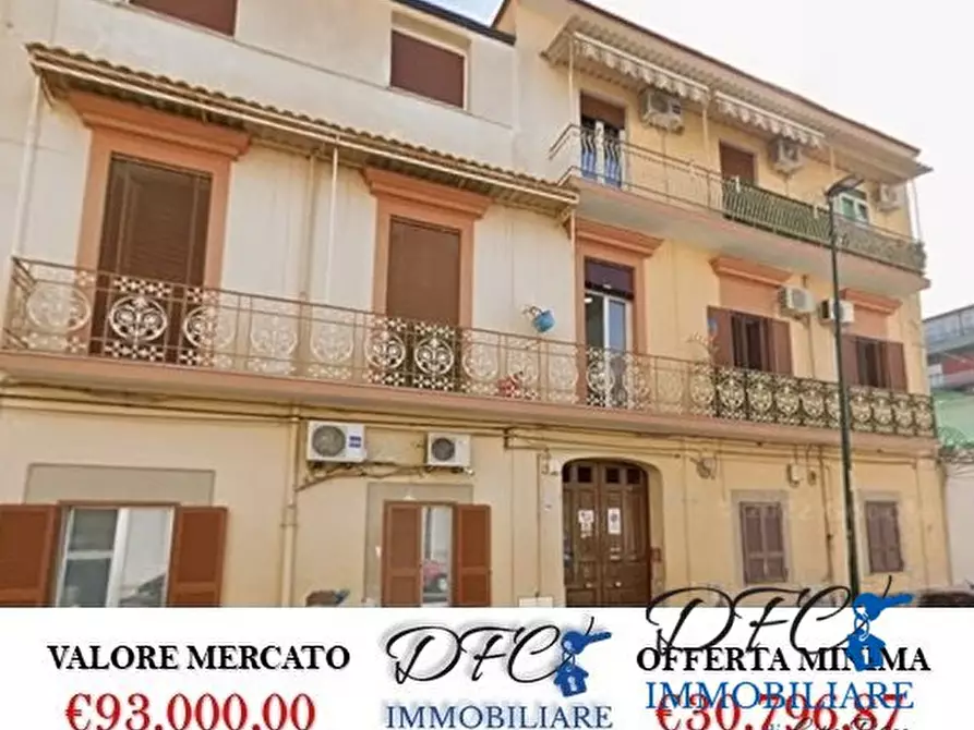 Immagine 1 di Appartamento in vendita  a Napoli