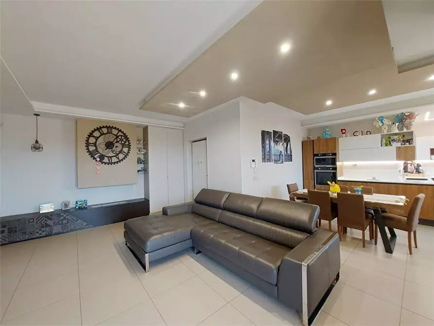 Immagine 1 di Appartamento in vendita  11 a Crispano