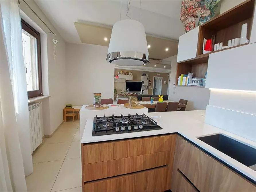 Immagine 7 di Appartamento in vendita  11 a Crispano