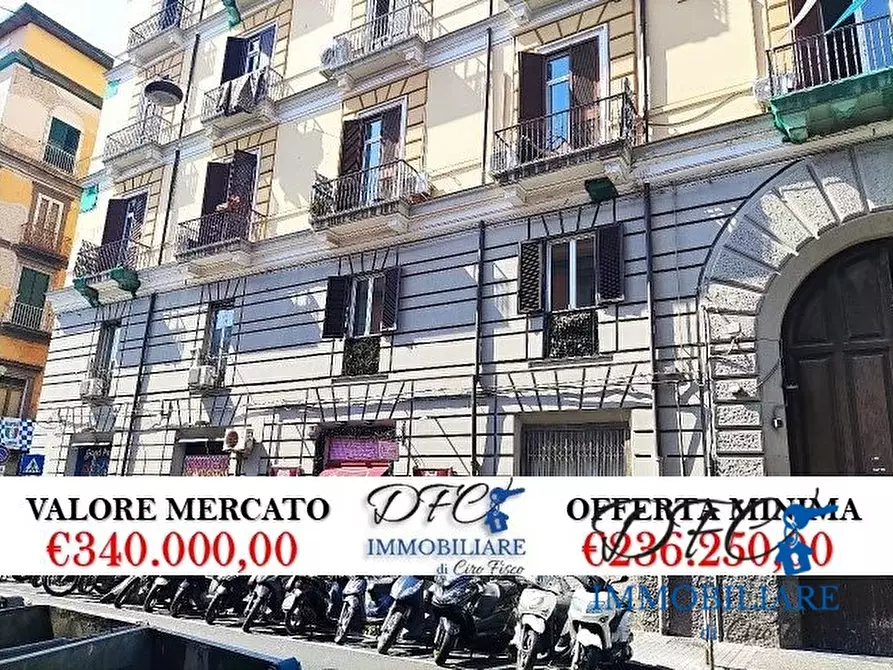 Immagine 1 di Appartamento in vendita  a Napoli