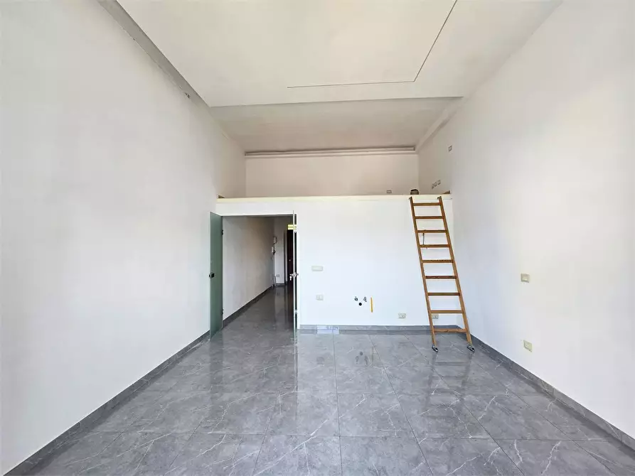 Immagine 9 di Appartamento in vendita  a Napoli