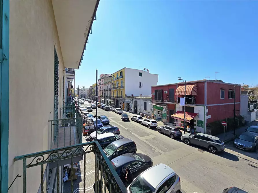 Immagine 10 di Appartamento in vendita  a Napoli