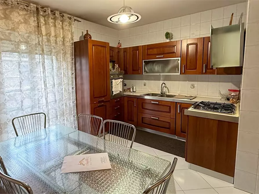 Immagine 5 di Appartamento in vendita  a Crispano