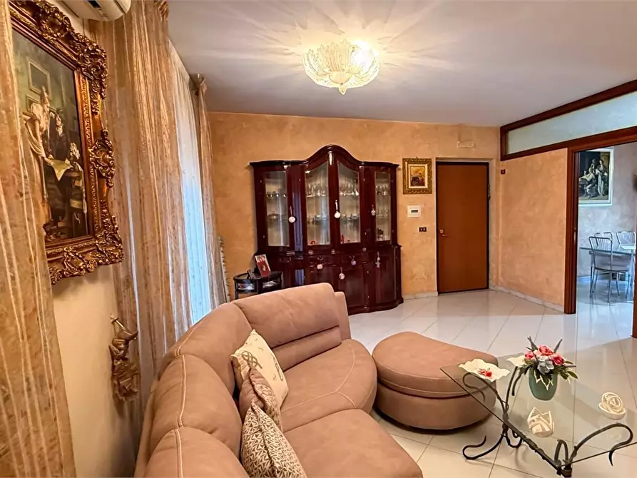 Immagine 1 di Appartamento in vendita  a Crispano