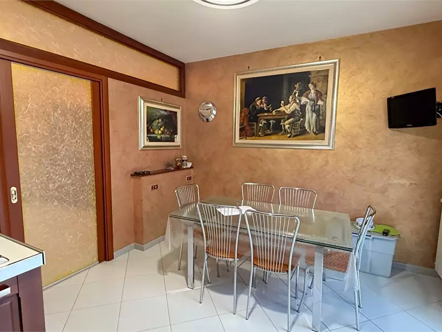 Immagine 2 di Appartamento in vendita  a Crispano