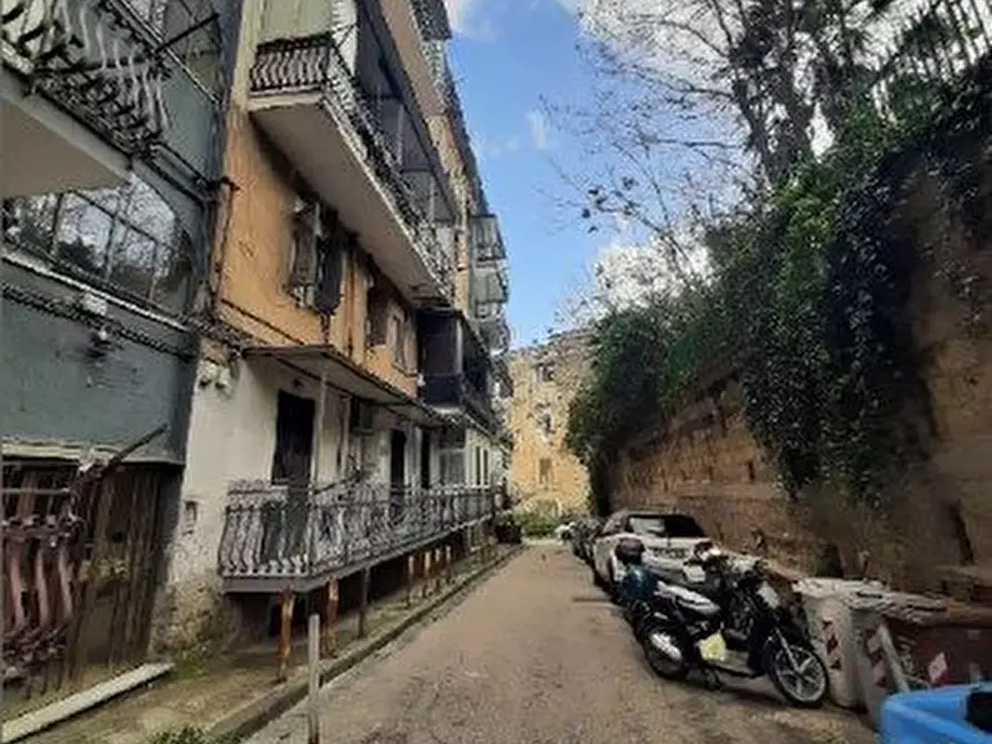Immagine 2 di Appartamento in vendita  a Napoli