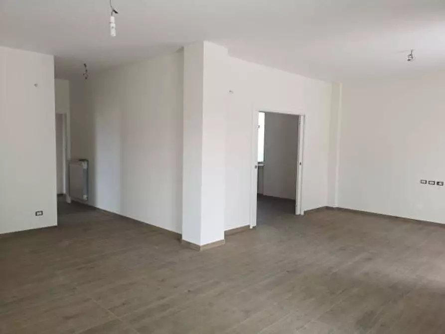 Immagine 9 di Appartamento in vendita  100 a Casoria