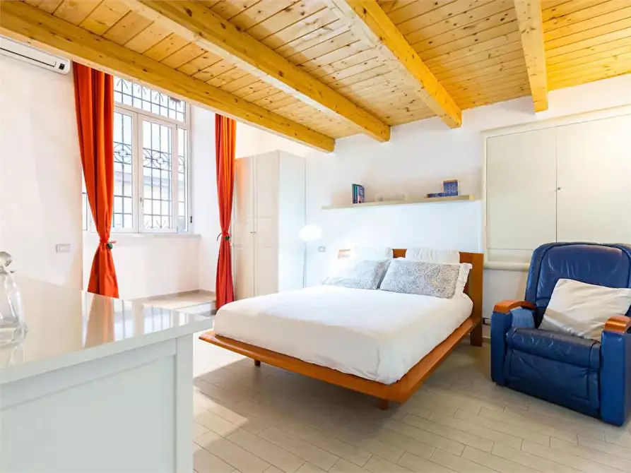 Immagine 6 di Appartamento in vendita  a Napoli