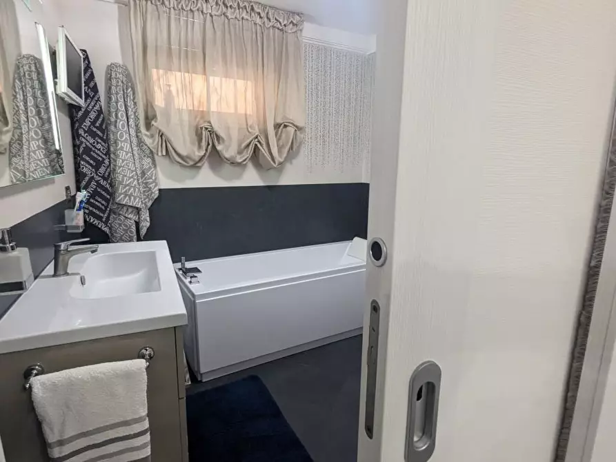 Immagine 5 di Appartamento in vendita  a Torre Annunziata