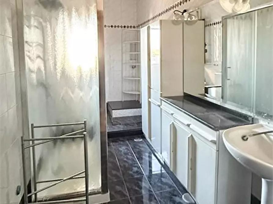 Immagine 9 di Appartamento in vendita  19 a Casoria