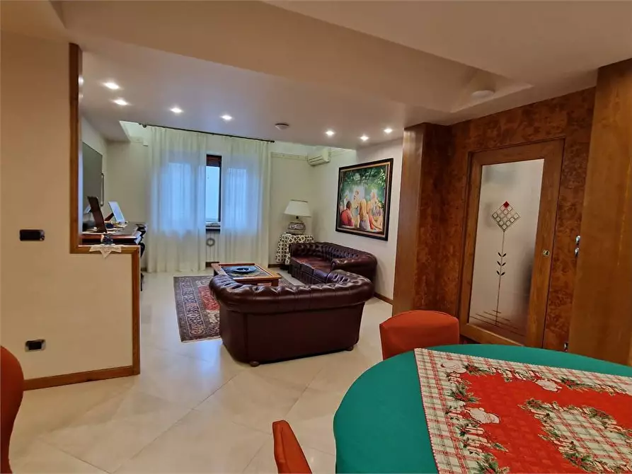 Immagine 8 di Appartamento in vendita  a Torre Annunziata