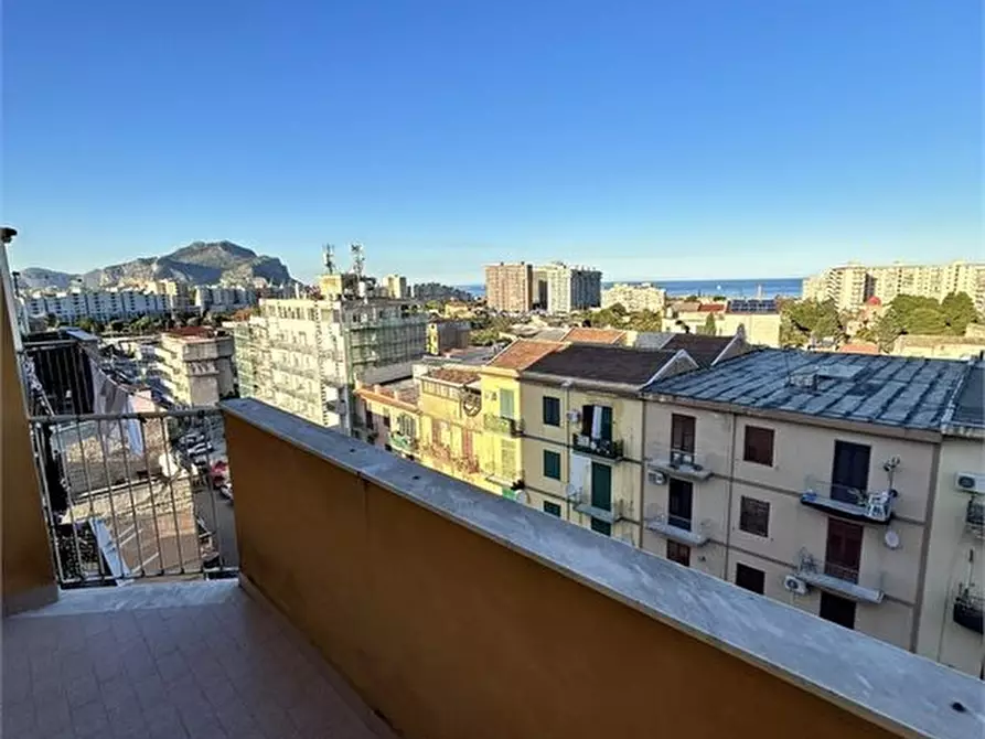 Immagine 10 di Appartamento in vendita  61 a Palermo