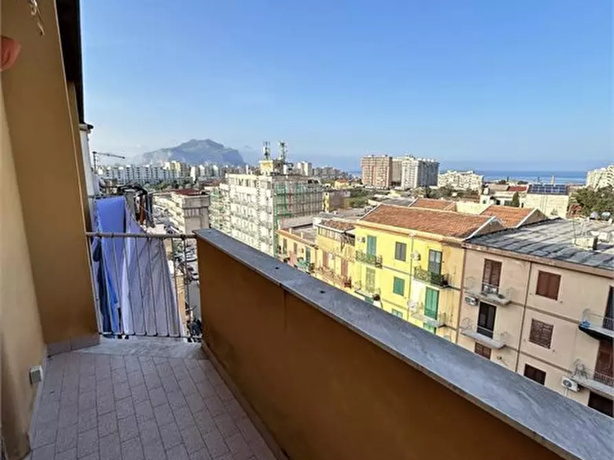 Immagine 10 di Appartamento in vendita  61 a Palermo