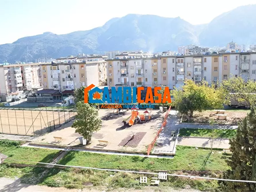 Immagine 10 di Appartamento in vendita  100 a Palermo