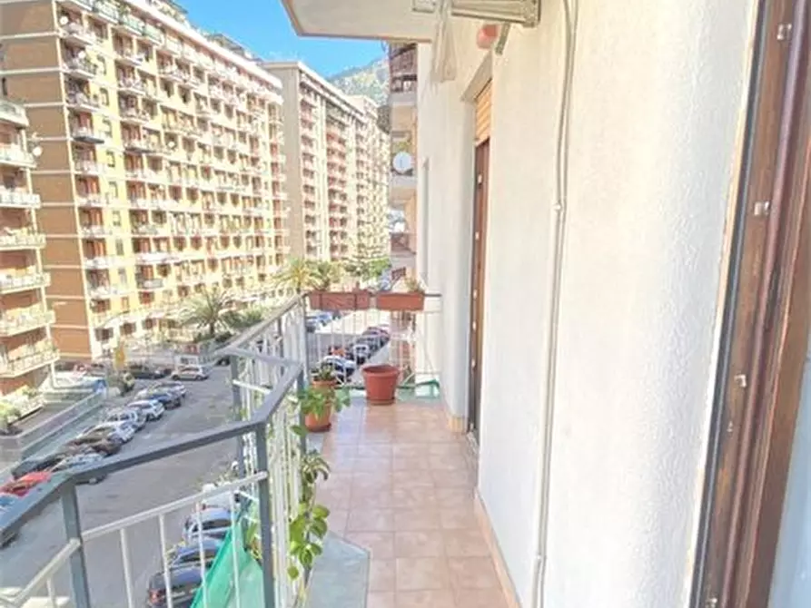 Immagine 3 di Appartamento in vendita  57 a Palermo