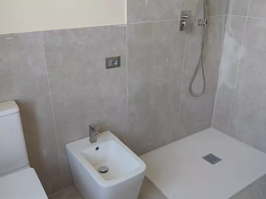 Immagine 3 di Appartamento in vendita  a Parma