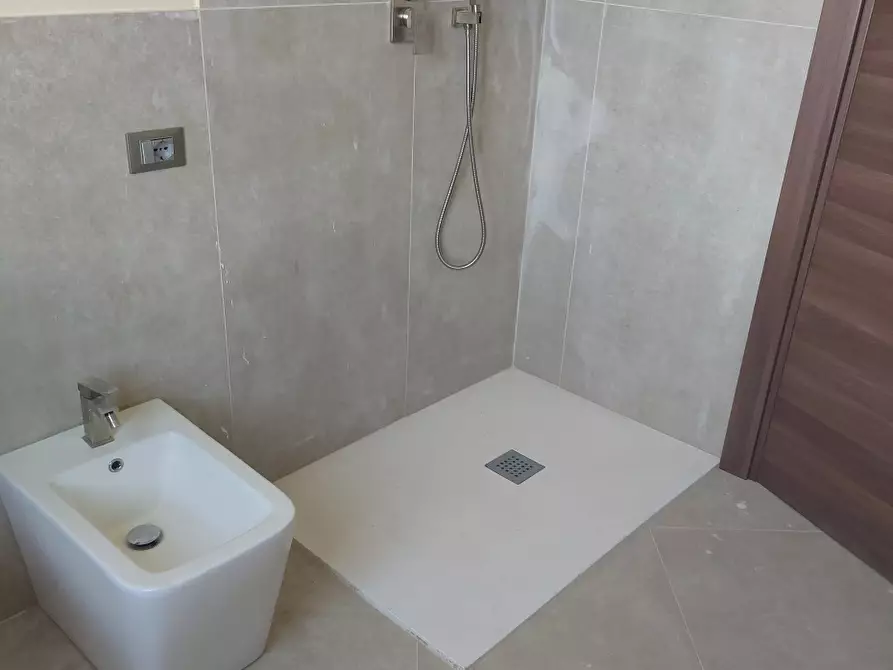 Immagine 10 di Appartamento in vendita  a Parma