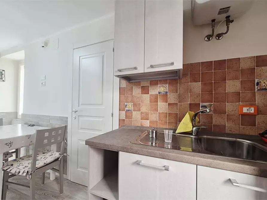 Immagine 5 di Appartamento in vendita  50 a Loreto Aprutino