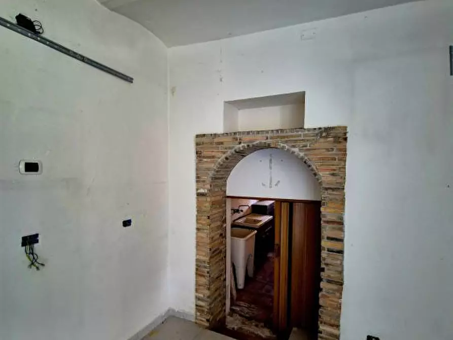 Immagine 10 di Villa in vendita  27 a Farindola