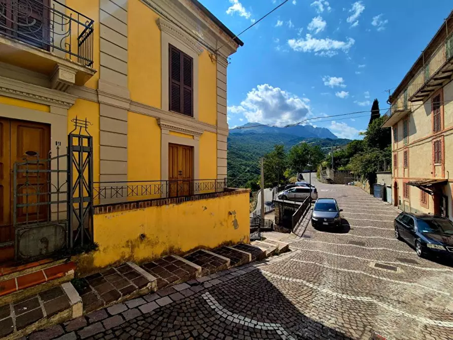 Immagine 3 di Villa in vendita  27 a Farindola