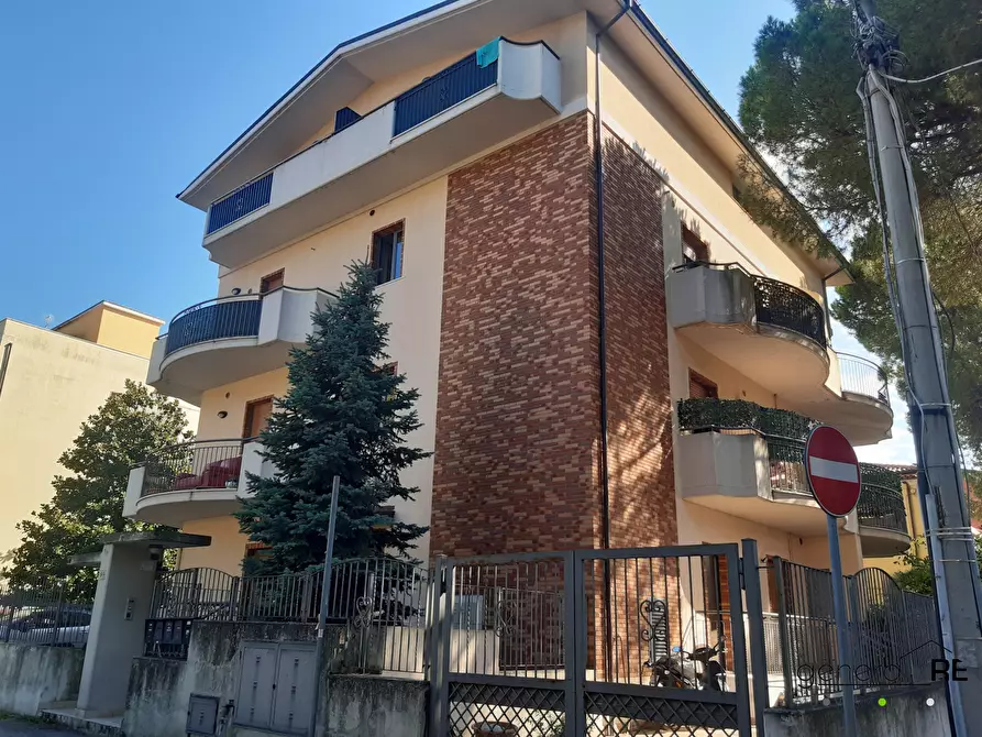 Immagine 1 di Appartamento in vendita  a Pescara