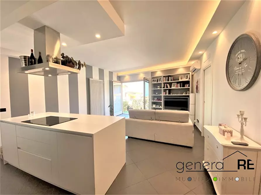 Immagine 1 di Appartamento in vendita  a Pescara