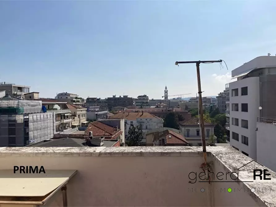 Immagine 1 di Appartamento in vendita  a Pescara