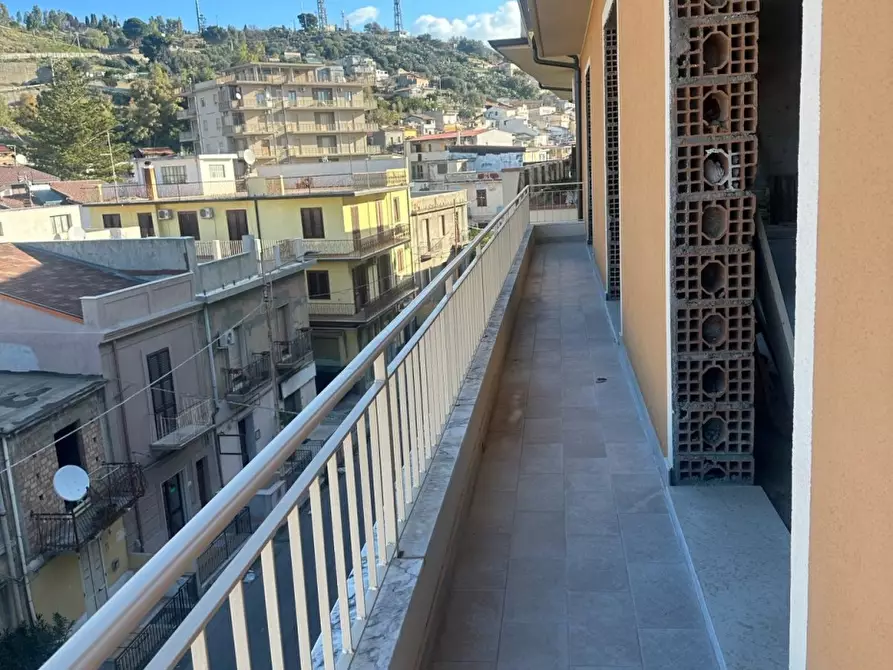 Immagine 3 di Appartamento in vendita  a Melito Di Porto Salvo