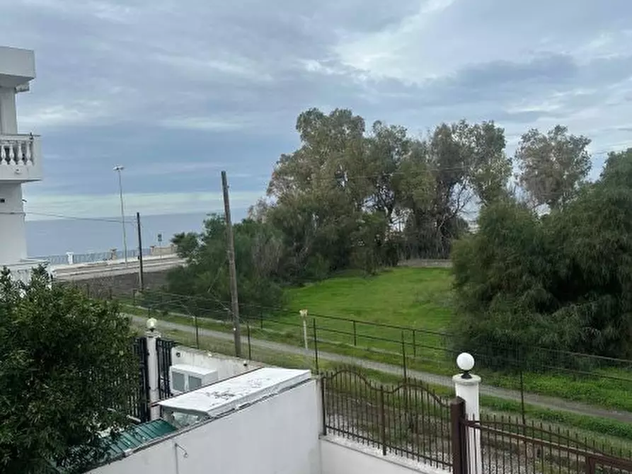 Immagine 5 di Appartamento in vendita  a Melito Di Porto Salvo