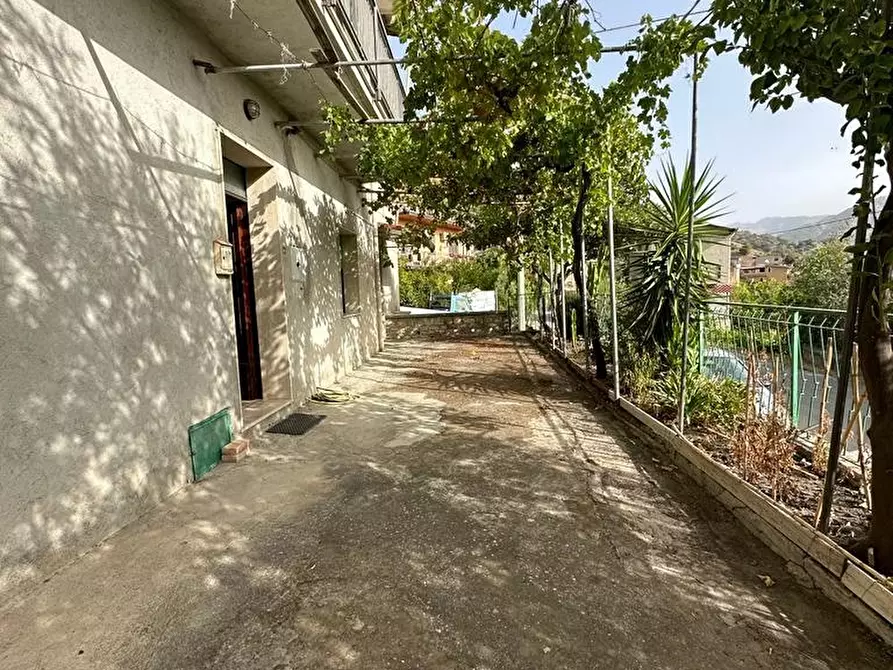 Immagine 3 di Appartamento in vendita  a Melito Di Porto Salvo