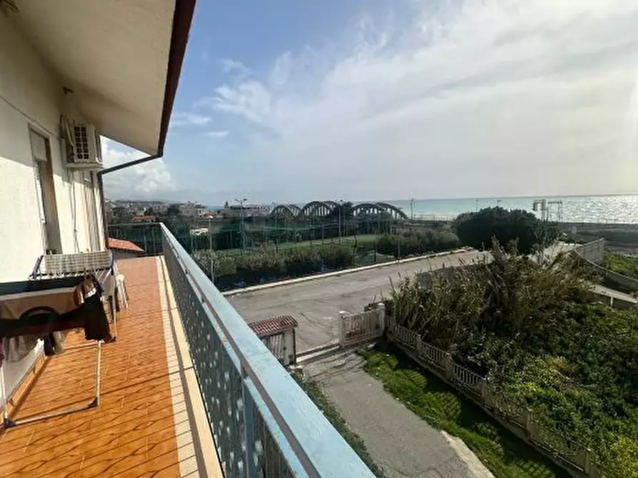 Immagine 10 di Appartamento in vendita  a Melito Di Porto Salvo