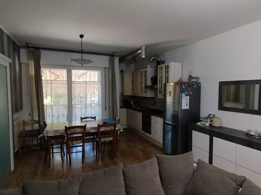 Immagine 2 di Appartamento in vendita  a Correggio