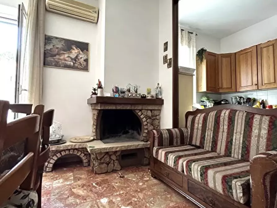 Immagine 2 di Appartamento in vendita  44 a Poggio Mirteto