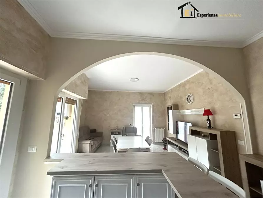 Immagine 5 di Appartamento in vendita  a Montopoli Di Sabina