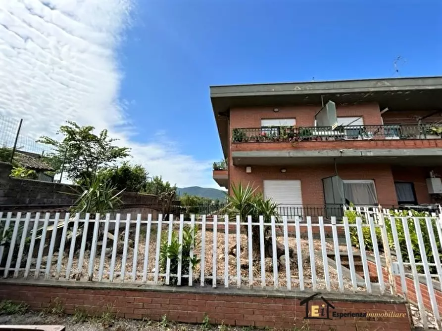 Immagine 1 di Appartamento in vendita  a Castelnuovo Di Farfa
