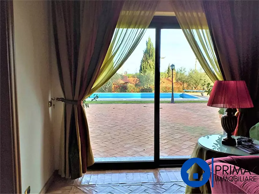 Immagine 7 di Villa in vendita  a Monte Porzio Catone