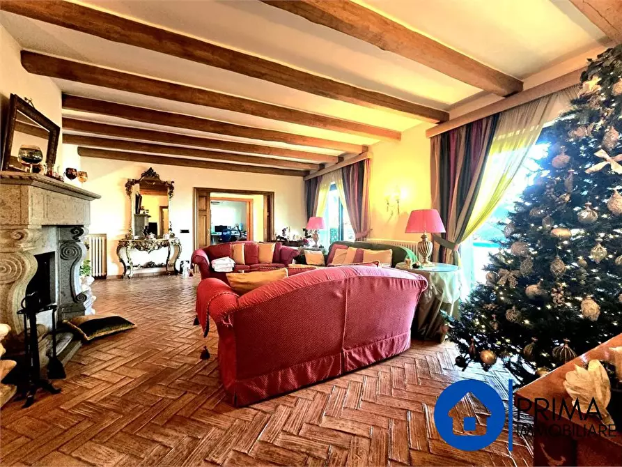 Immagine 4 di Villa in vendita  a Monte Porzio Catone