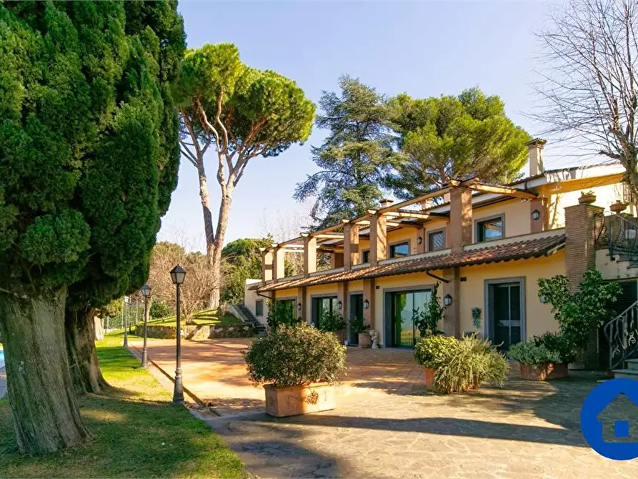 Immagine 3 di Villa in vendita  a Monte Porzio Catone