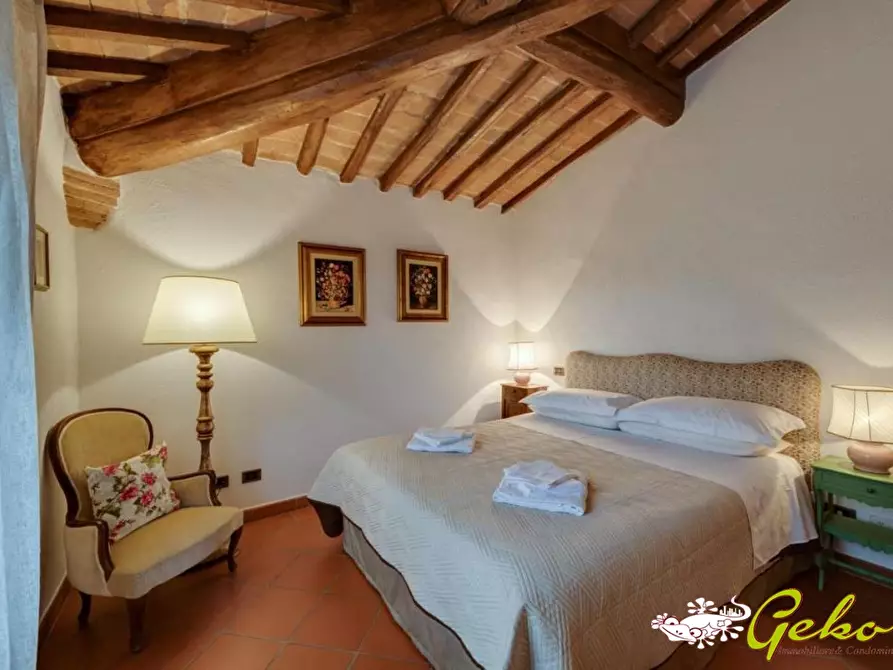 Immagine 5 di Appartamento in vendita  a San Gimignano