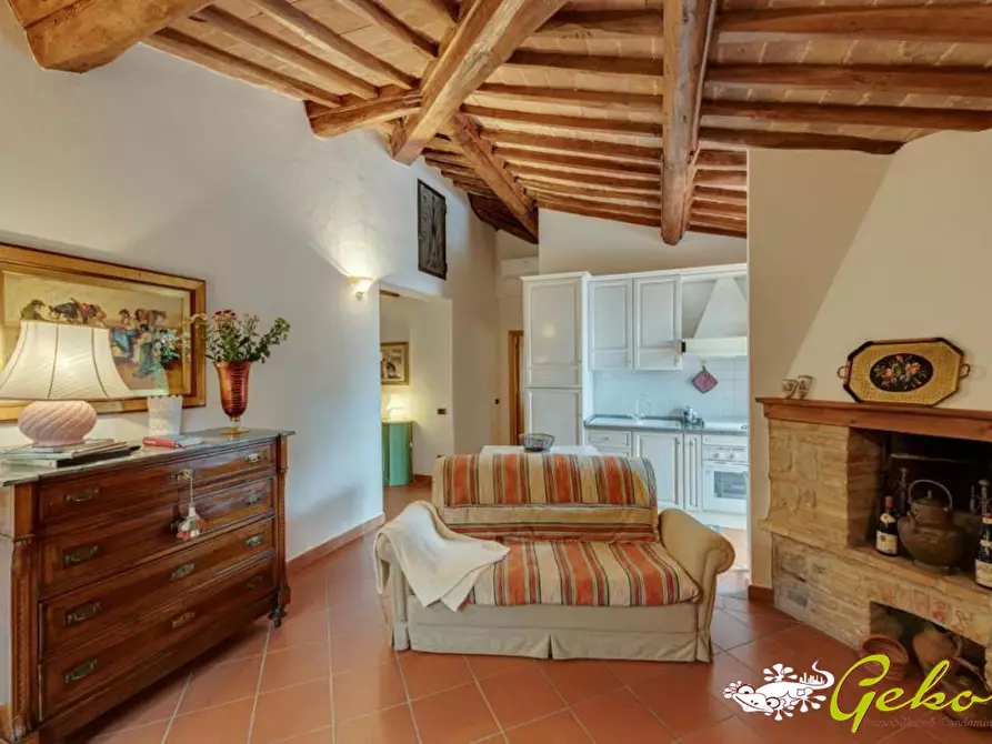 Immagine 1 di Appartamento in vendita  a San Gimignano