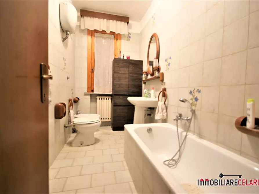 Immagine 8 di Appartamento in vendita  a Casole D'elsa