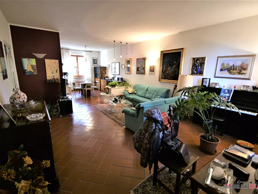 Immagine 1 di Appartamento in vendita  a Casole D'elsa
